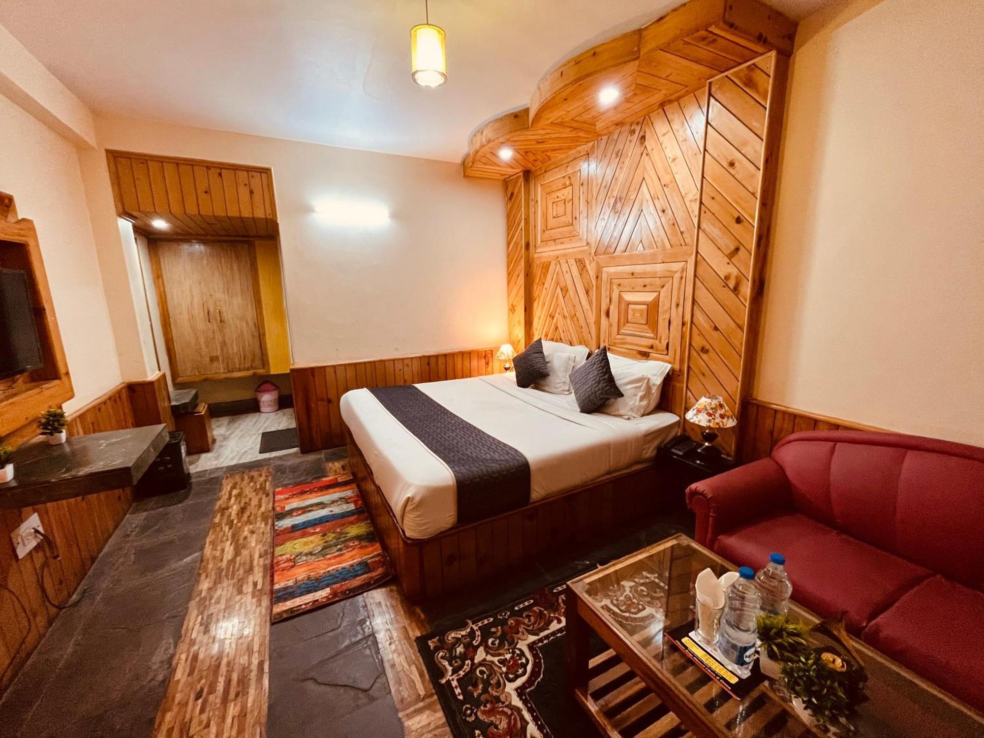 Snow Clad Riverview Hotel & Resort, Manali Kültér fotó