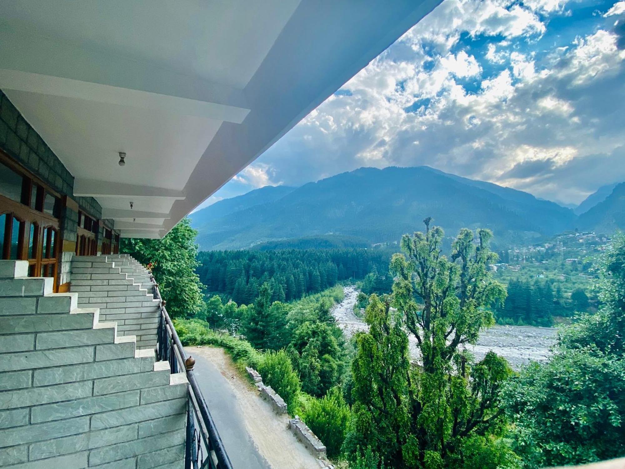 Snow Clad Riverview Hotel & Resort, Manali Kültér fotó