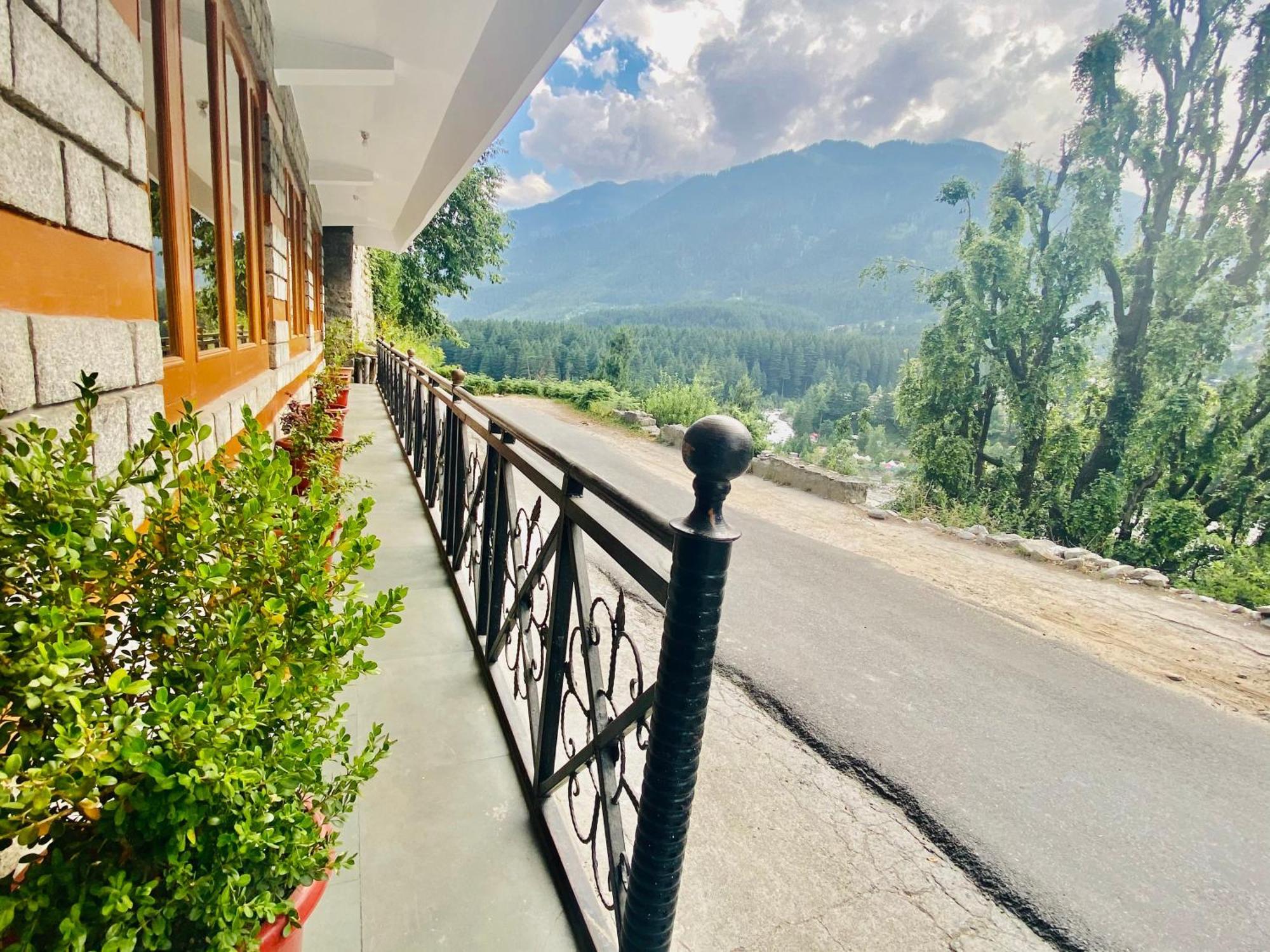 Snow Clad Riverview Hotel & Resort, Manali Kültér fotó